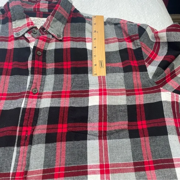 St. John's Bay Red, Black, and White Plaid Shirt
Size XL - Business Casual - Picture 6 of 9